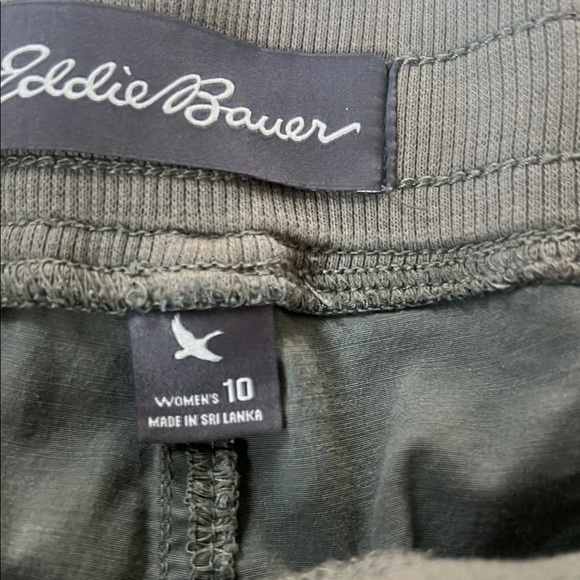 Eddie Bauer Green Cargo Shorts Utilitarian Design - Picture 7 of 9